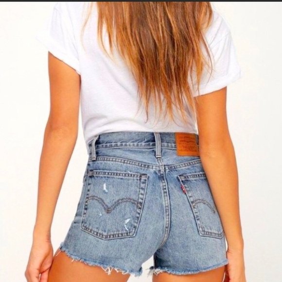 Shorts | Nwt Aritzia Levis Wedgie Short 
